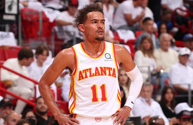 前锋关键进球锁定胜局（前锋破门奠定胜局）