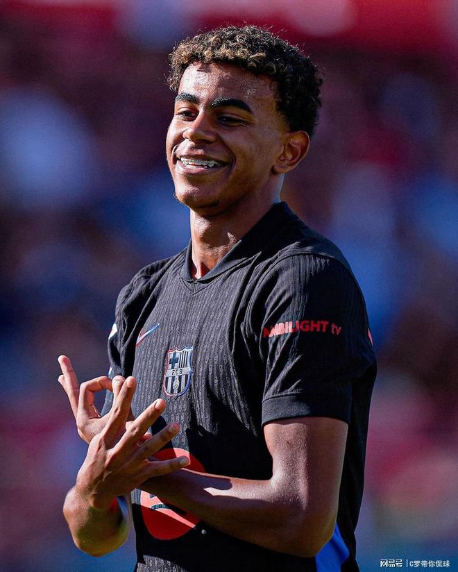 罗马诺：斯洛特在队内的权威不降反升，他需要萨拉赫主动道歉（罗马诺：斯洛特队内威信不降反升，正要求萨拉赫主动致歉）