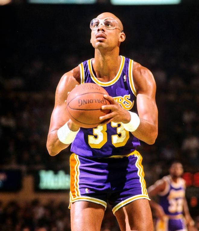 水户蜀葵vs大分三神首发：斋藤俊辅、伊佐耕平出战（水户蜀葵对阵大分三神首发出炉：斋藤俊辅、伊佐耕平在列）