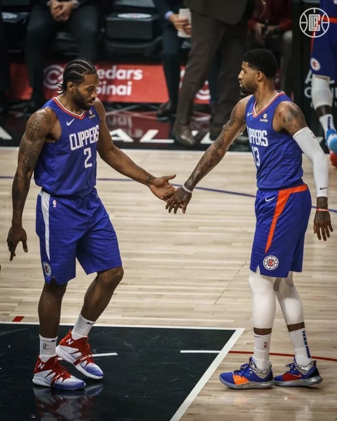 卡斯尔单场送出12次助攻，打破NBA杯决赛助攻纪录（卡斯尔单场贡献12记助攻，刷新NBA季中锦标赛决赛助攻纪录）