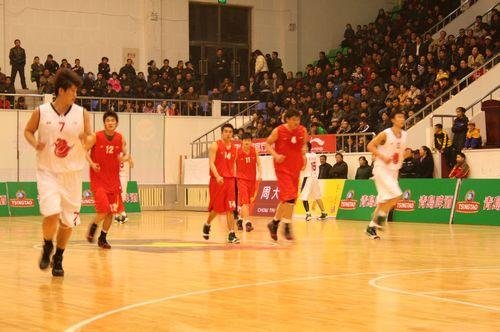 王睿泽：青岛国内球员的突破之光（王睿泽：青岛本土球员的突破先锋）