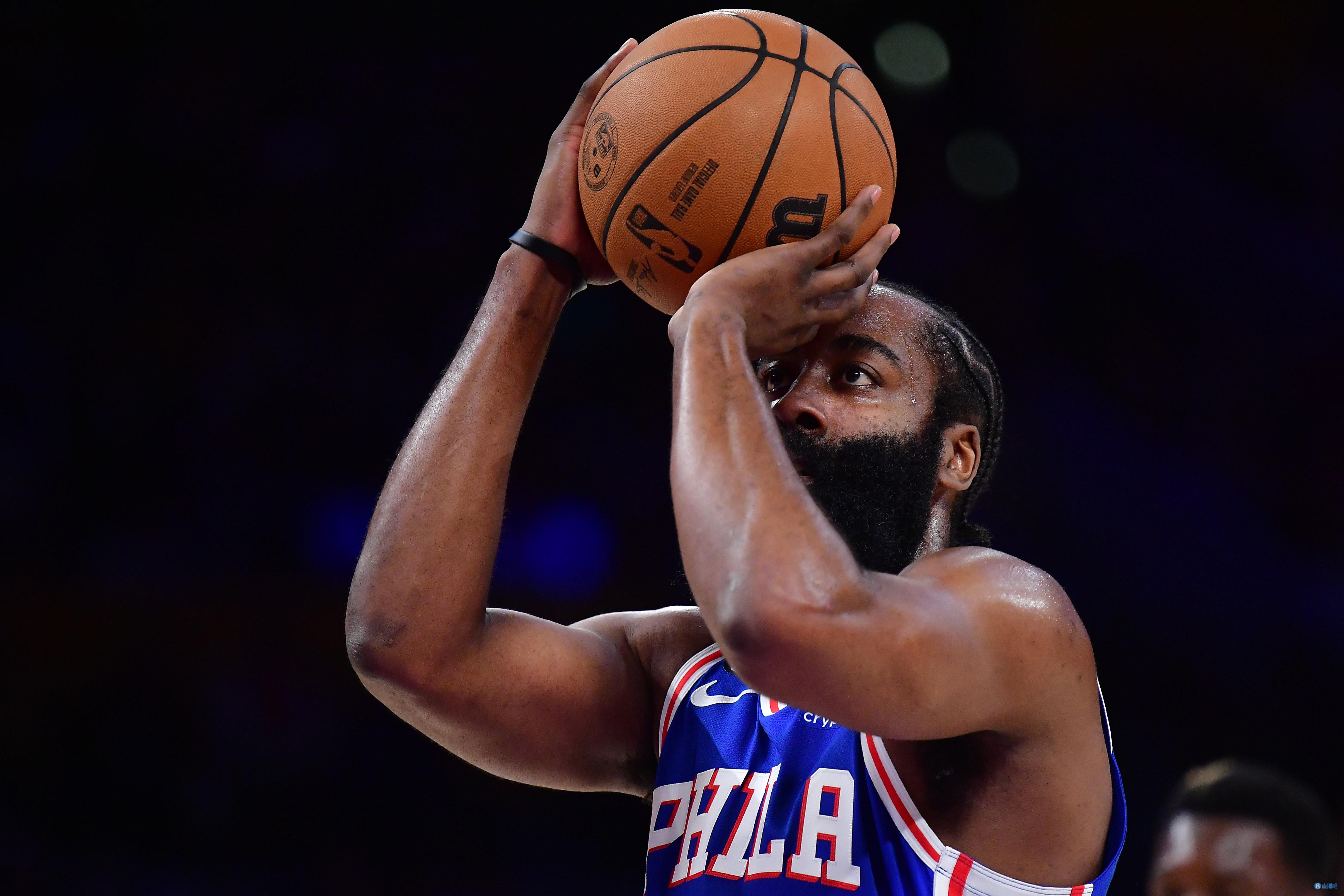 乌度卡发布会还好意思甩锅！用人+攻守体系全崩，丝毫不反思！（乌度卡发布会上继续甩锅：用人失当、攻防体系崩盘却毫无反思）