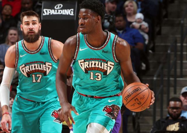 浓眉&弗拉格首节合计12中11，独行侠单节狂轰41分（浓眉与弗拉格首节合计12投11中，独行侠单节轰下41分）