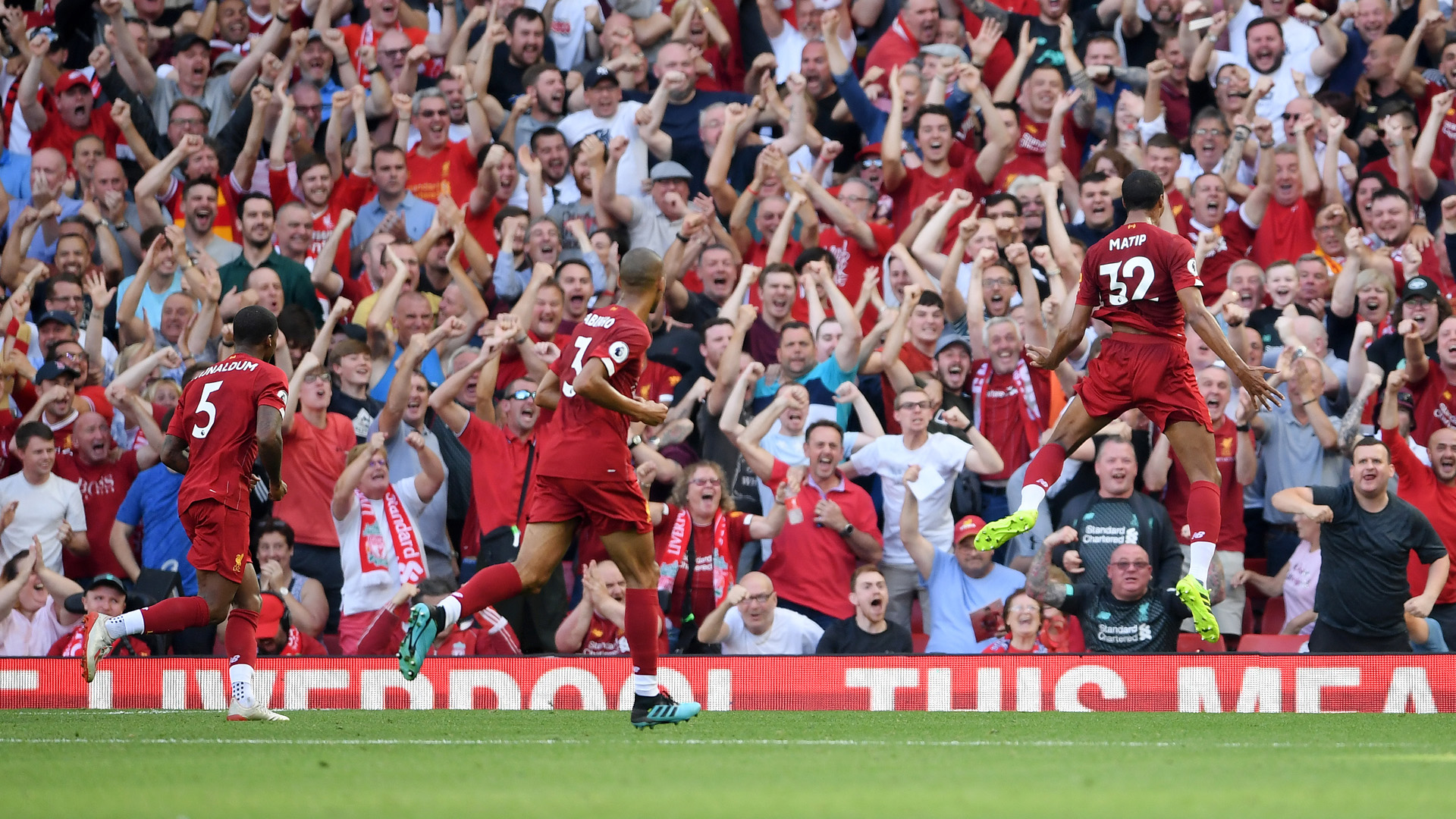 津门虎将在11月16日举办年票球迷开放日活动，共100个名额（津门虎11月16日举行年票球迷开放日，限额100名）