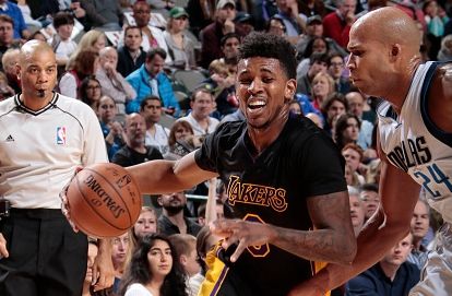 “湘超”短剧《我在野生球场当门神》开机，预计12月中旬上线（“湘超”短剧《我在野生球场当门神》启动拍摄，预计于12月中旬上线）